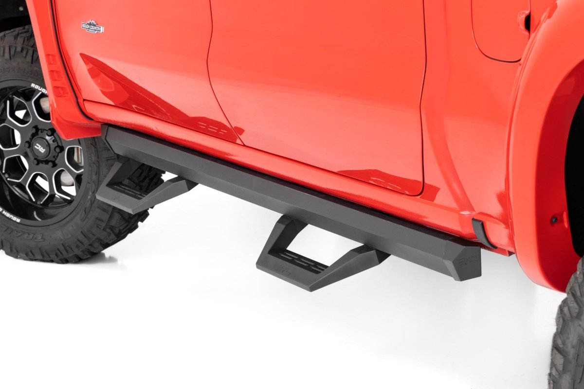 Chevrolet Silverado 1500 Adjustable Side Steps - Rough Country - SRX2 Adj Aluminum - Black - '19-'24